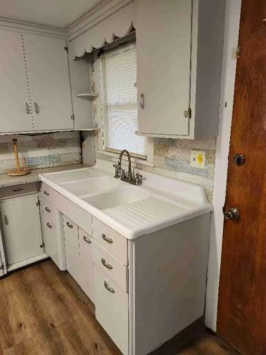 Main picture of 2901 Birney Ave