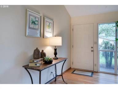 Main picture of 1960 SW Huntington Ave