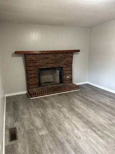 Main picture of 5 Lake Pl