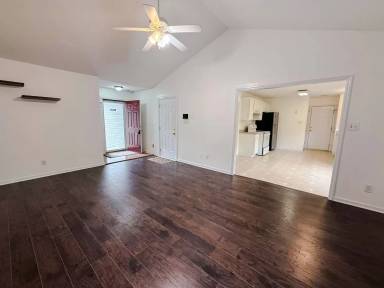 Main picture of 7704 Redwood Ave