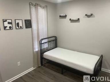 Main picture of 2800 Violet Ave