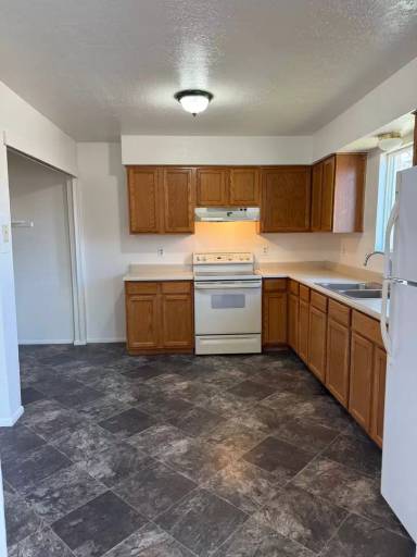 Main picture of 526 E 4th St