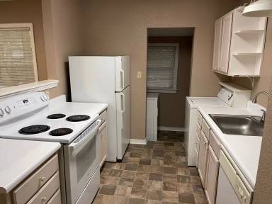 Main picture of 207 W 4th Ave