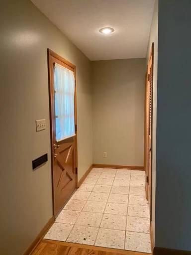 Main picture of 3069 S Greenbriar Ave