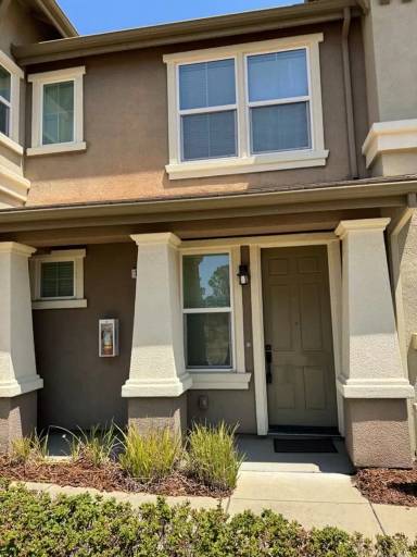 Main picture of 104 Blossom Rock Ln