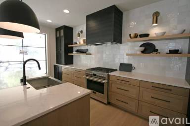 Main picture of 5008 S Lincoln Way