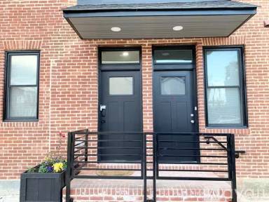 Main picture of 1600 S Charles St