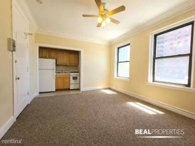 Main picture of 3831 N Fremont St
