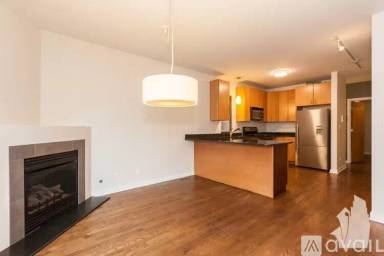 Main picture of 2035 W Crystal St