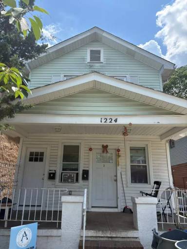 Main picture of 1224 Monroe Ave
