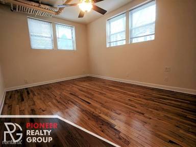 Main picture of 3910-28 N Pine Grove Ave