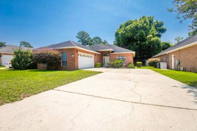 Main picture of 5931 Hermitage Dr