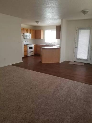 Main picture of 1480 NE Sunrise Ln