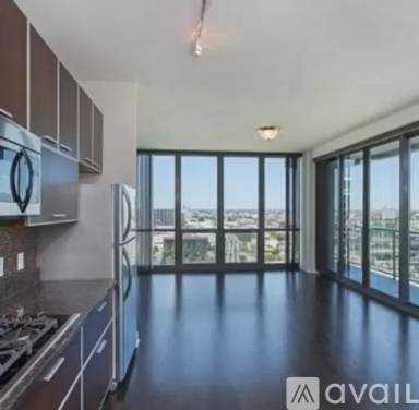 Main picture of 857 W Fulton Market