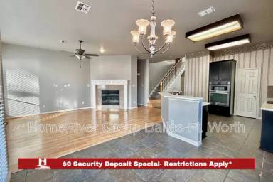 Main picture of 7621 Lakecrest Cir