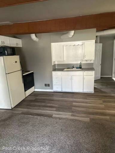 Main picture of 214 W Jefferson St