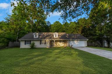Main picture of 585 Mountainview Dr