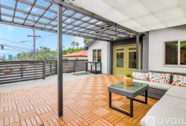 Main picture of 3276 Reynard Way