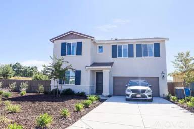 Main picture of 762 Silver Creek Cir