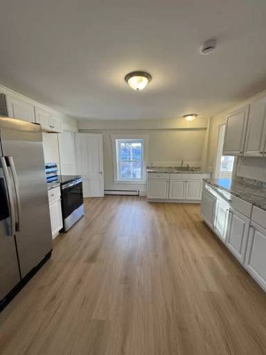 Main picture of 76 Elm St