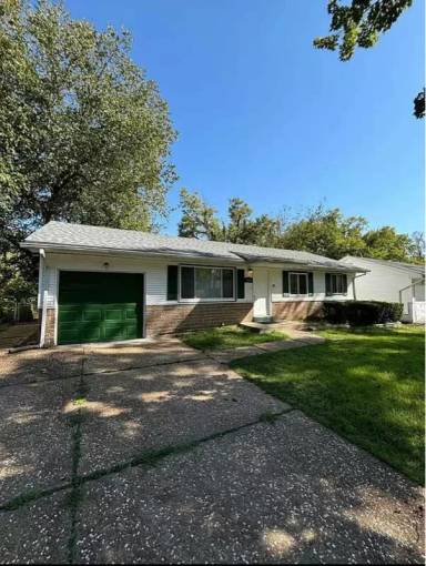 Main picture of 10116 Crown Point Dr