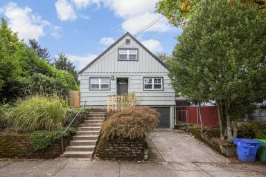 Main picture of 3215 SE 53rd Ave
