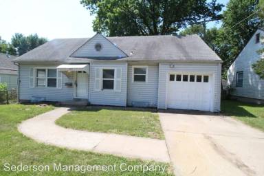 Main picture of 5205 W 49th St