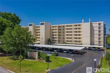 Main picture of 700 Mirror Ter NW