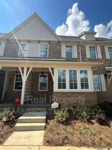 Main picture of 1108 Windsor Sq