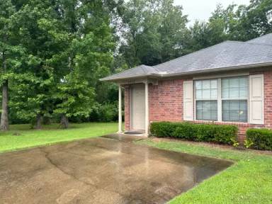 Main picture of 3403 Parish Cir
