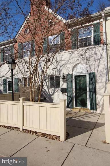 Main picture of 1223 N Van Dorn St