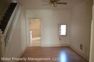 Main picture of 1022 W Poplar St