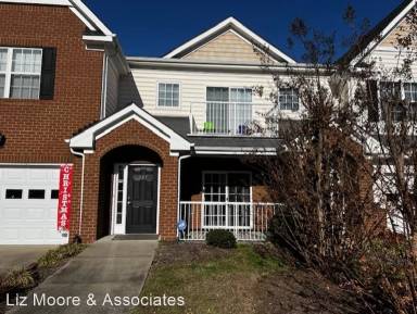 Main picture of 803 Rustads Cir