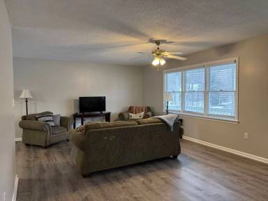 Main picture of 4001 Drake Ct