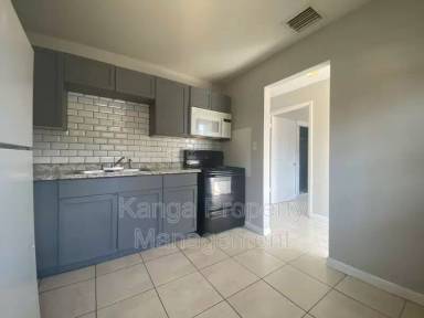 Main picture of 3208 Louisiana Ave