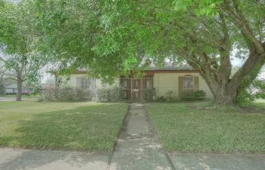 Main picture of 2112 Rose Rd