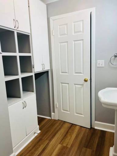 Main picture of 1919 Carey Ave