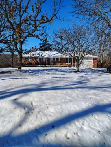 Main picture of 1725 N Phillips Rd