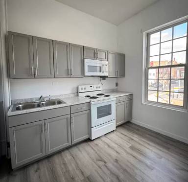 Main picture of 34 S 5th St