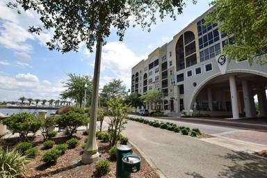 Main picture of Gateway at Riverwalk