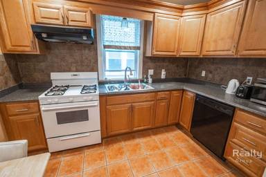 Main picture of 7 - 41 Lewis St