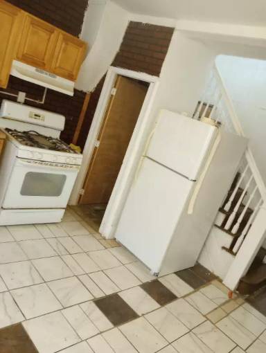 Main picture of 28 N Bailey St