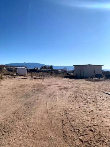 Main picture of 208 1st St NE