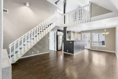 Main picture of 2 Acoma St