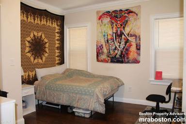 Main picture of 34 Circuit St