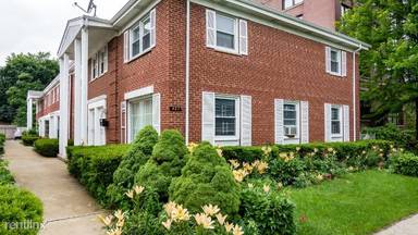 Main picture of 427 S Ridgeland Ave