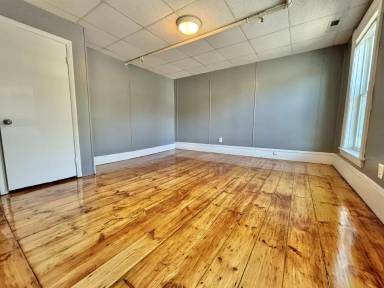 Main picture of 82 Amherst St