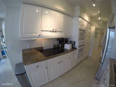 Main picture of 8925 Collins Ave