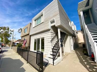 Main picture of 312 E Bay Ave