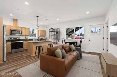 Main picture of 50 Carnelian Ave
